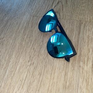 Quay Reflective Sunglasses